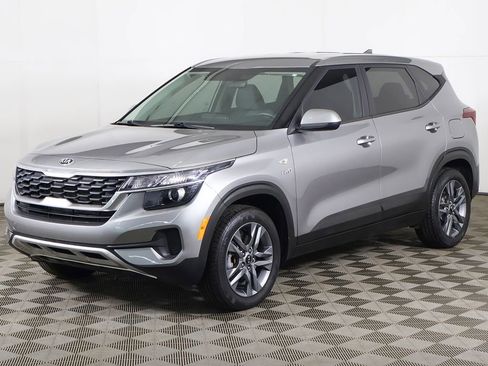 Used 2021 Kia Seltos LX AWD/4WD image 5