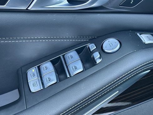 Used 2023 BMW X7 xDrive40i w/ Premium Package AWD/4WD image 13