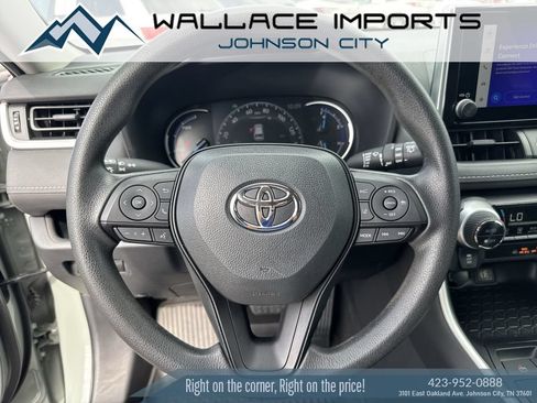 Used 2023 Toyota RAV4 XLE AWD/4WD image 28