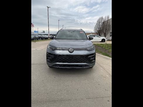 New 2026 Volkswagen Tiguan SE R-Line AWD/4WD image 2