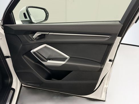 Used 2025 Audi Q3 2.0T Premium image 34