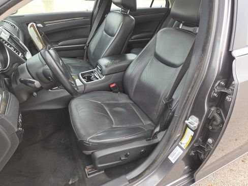 Used 2015 Chrysler 300 C AWD/4WD image 24