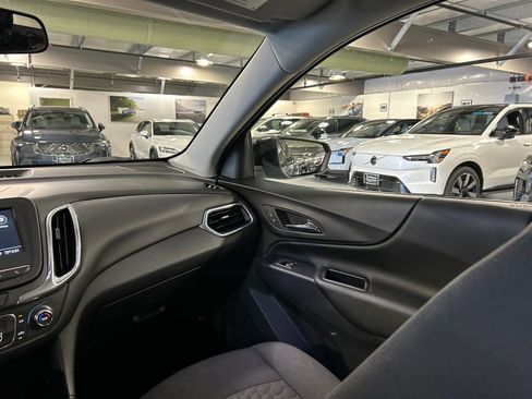 Used 2019 Chevrolet Equinox LT FWD image 25