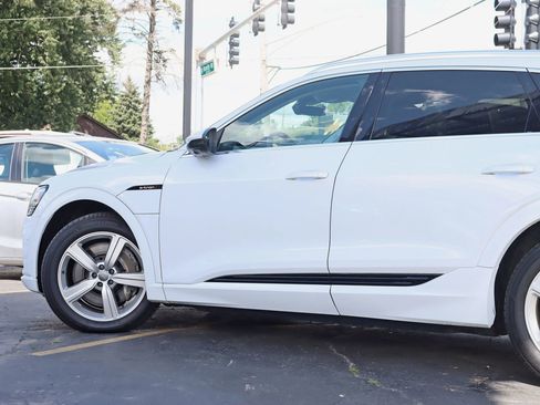 Used 2019 Audi e-tron Premium Plus image 12