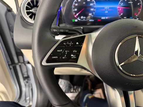 Certified 2025 Mercedes-Benz GLB 250 4MATIC image 16