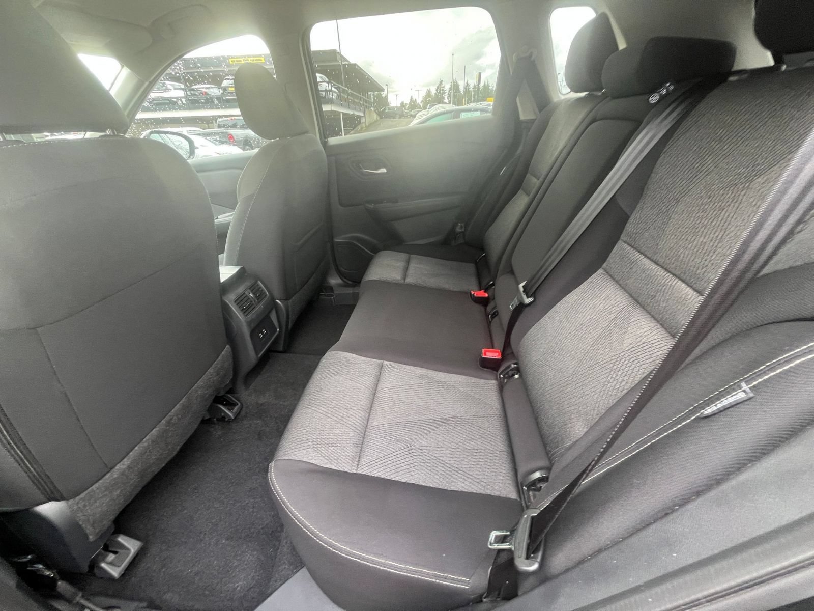 Used 2025 Nissan Rogue SV FWD image 27
