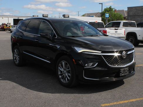 Used 2023 Buick Enclave Avenir AWD/4WD image 3