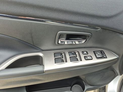 Used 2025 Mitsubishi Outlander Sport SE image 15