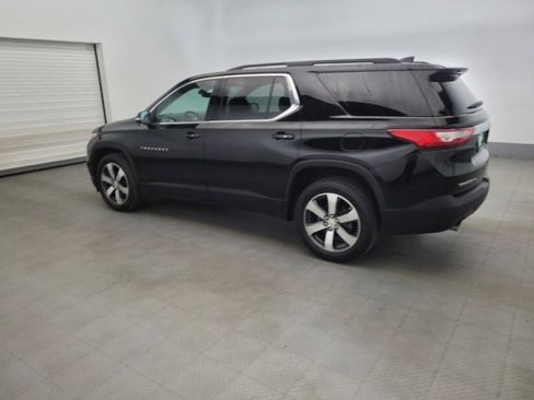 Used 2019 Chevrolet Traverse LT w/ LT Premium Package AWD/4WD image 3