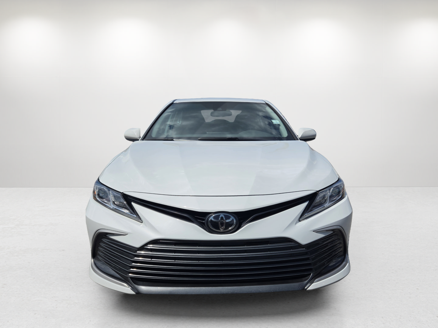 Used 2024 Toyota Camry LE FWD image 2