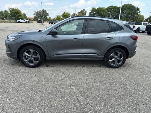 Used 2024 Ford Escape ST-Line w/ Tech Pack #1 AWD/4WD image 3