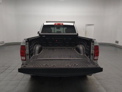 Used 2017 RAM 1500 Classic SLT RWD image 29