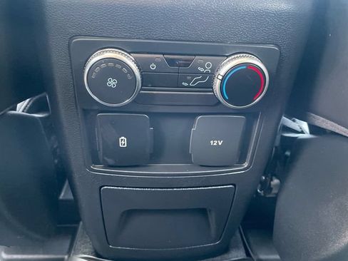 Used 2022 Ford Explorer XLT w/ Equipment Group 202A AWD/4WD image 18