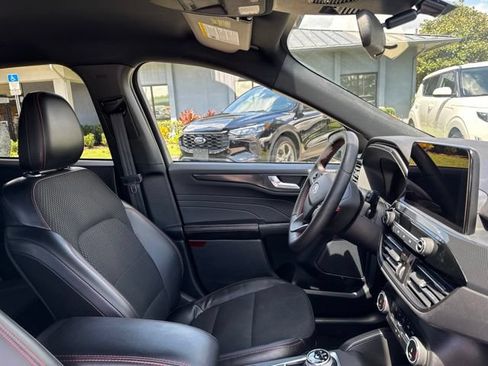 Used 2025 Ford Escape ST-Line FWD image 11