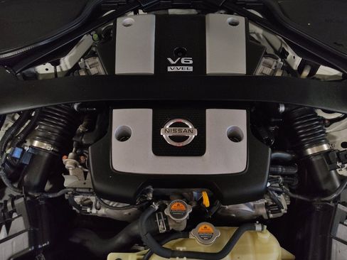 Used 2017 Nissan 370Z Roadster image 30