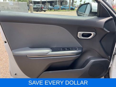 Used 2025 Kia K4 FWD image 12