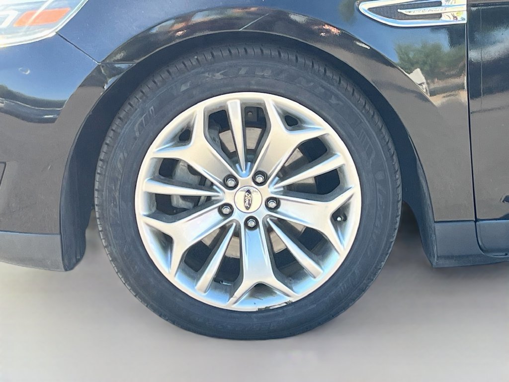 Used 2019 Ford Taurus Limited FWD image 32