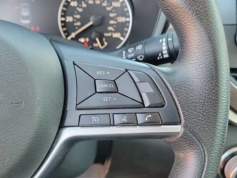 Used 2024 Nissan Altima 2.5 SV FWD image 23