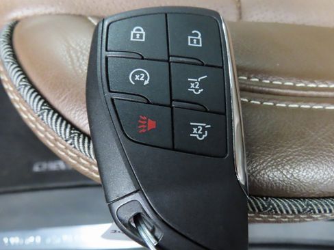 Used 2024 Chevrolet Suburban High Country image 73