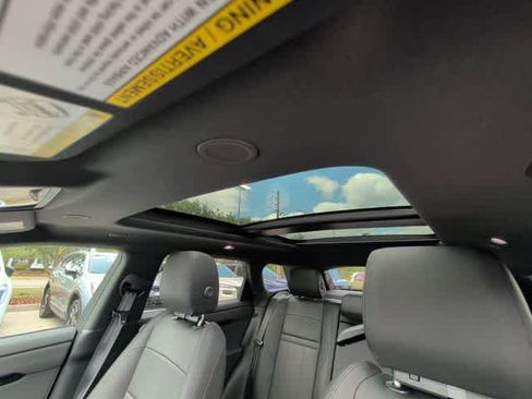 Used 2025 Land Rover Range Rover Evoque Dynamic SE image 16