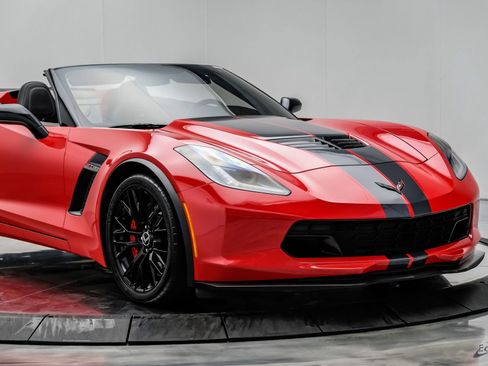 Used 2015 Chevrolet Corvette Z06 w/ 3LZ Preferred Equipment Group image 32