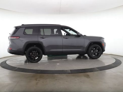 Used 2025 Jeep Grand Cherokee L Altitude AWD/4WD image 6