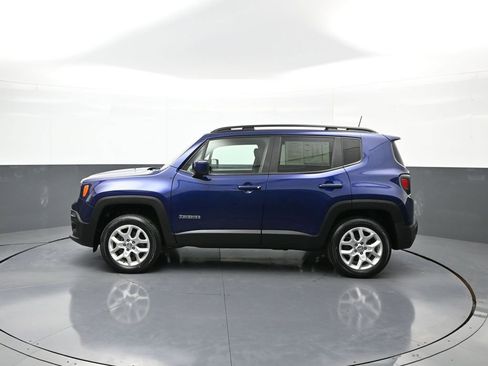 Used 2018 Jeep Renegade Latitude image 9