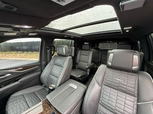 Used 2024 Cadillac Escalade Sport Platinum w/ LPO, ONYX Package AWD/4WD image 31