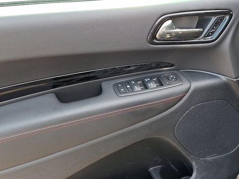 Certified 2025 Dodge Durango GT image 12