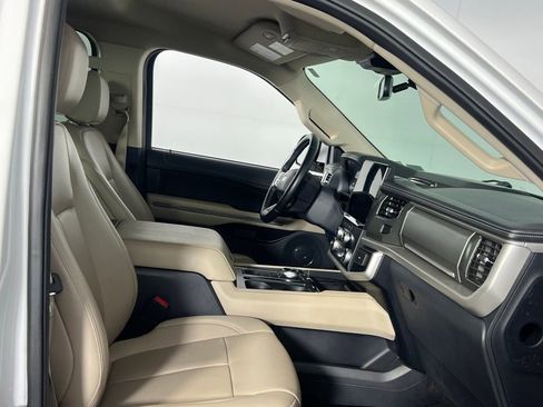 Used 2024 Ford Expedition Max XLT image 31