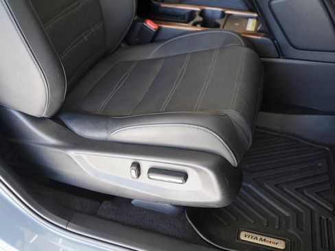 Used 2022 Honda CR-V Touring image 30
