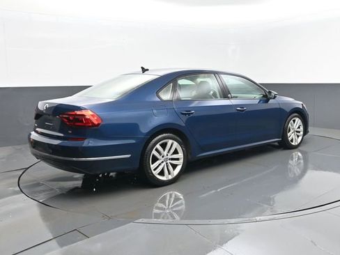 Used 2019 Volkswagen Passat 2.0T Wolfsburg image 22