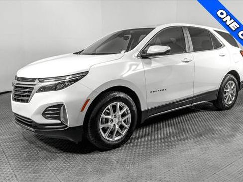 Used 2022 Chevrolet Equinox LT FWD image 2