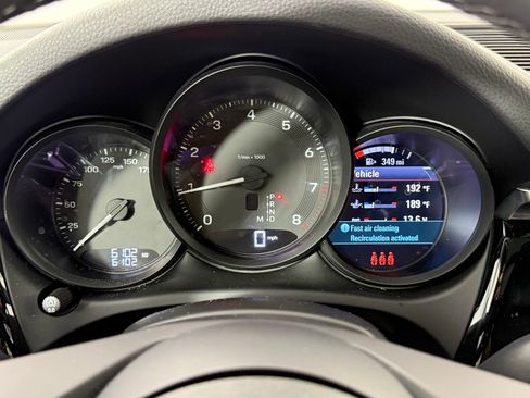 New 2025 Porsche Macan image 24