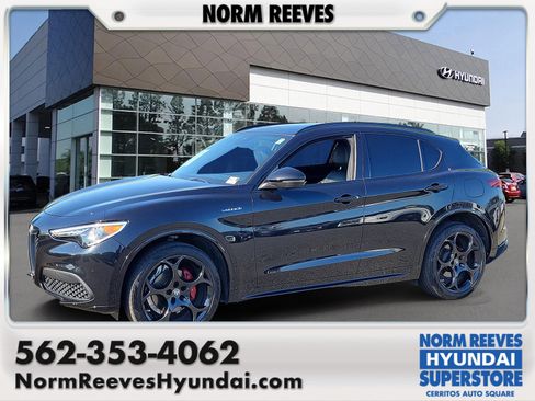 Used 2022 Alfa Romeo Stelvio Veloce AWD/4WD image 1