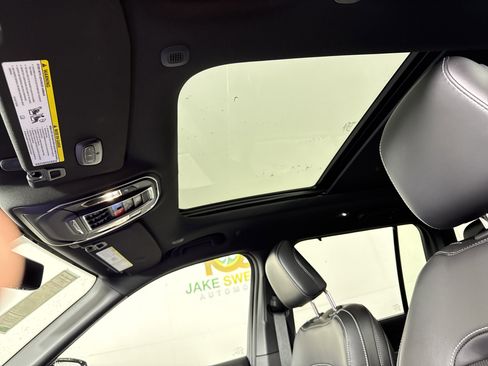 New 2025 Jeep Grand Cherokee Limited w/ Luxury Tech Group II image 21