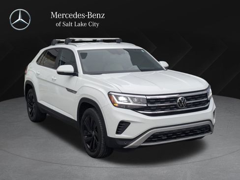 Used 2022 Volkswagen Atlas Cross Sport SE image 1