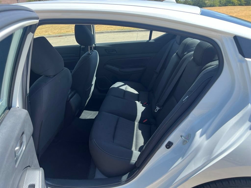 Used 2024 Nissan Altima 2.5 SV FWD image 7