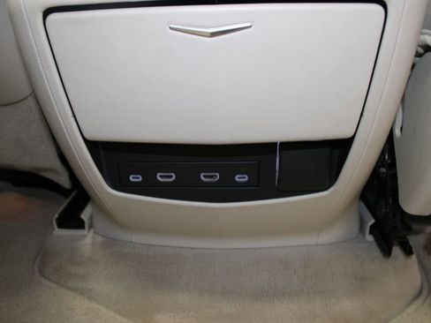 Used 2021 Cadillac Escalade Sport Platinum RWD image 31