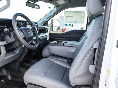 New 2026 Ford F250 XL w/ XL Chrome Package RWD image 17