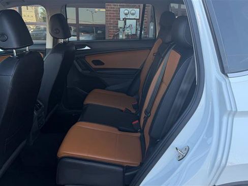 Used 2019 Volkswagen Tiguan SE AWD/4WD image 14