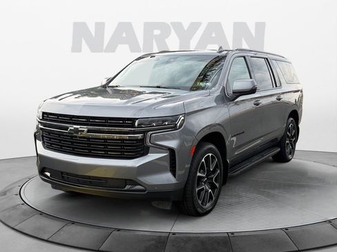 Used 2022 Chevrolet Suburban RST w/ Luxury Package image 4