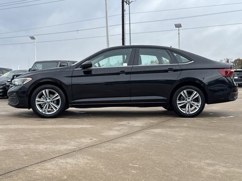 Used 2024 Volkswagen Jetta SE image 8