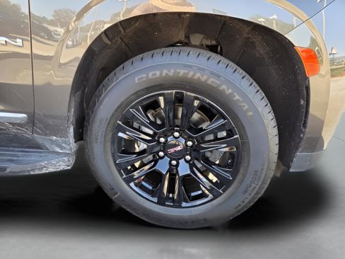 Used 2021 GMC Yukon SLT w/ SLT Premium Package image 28