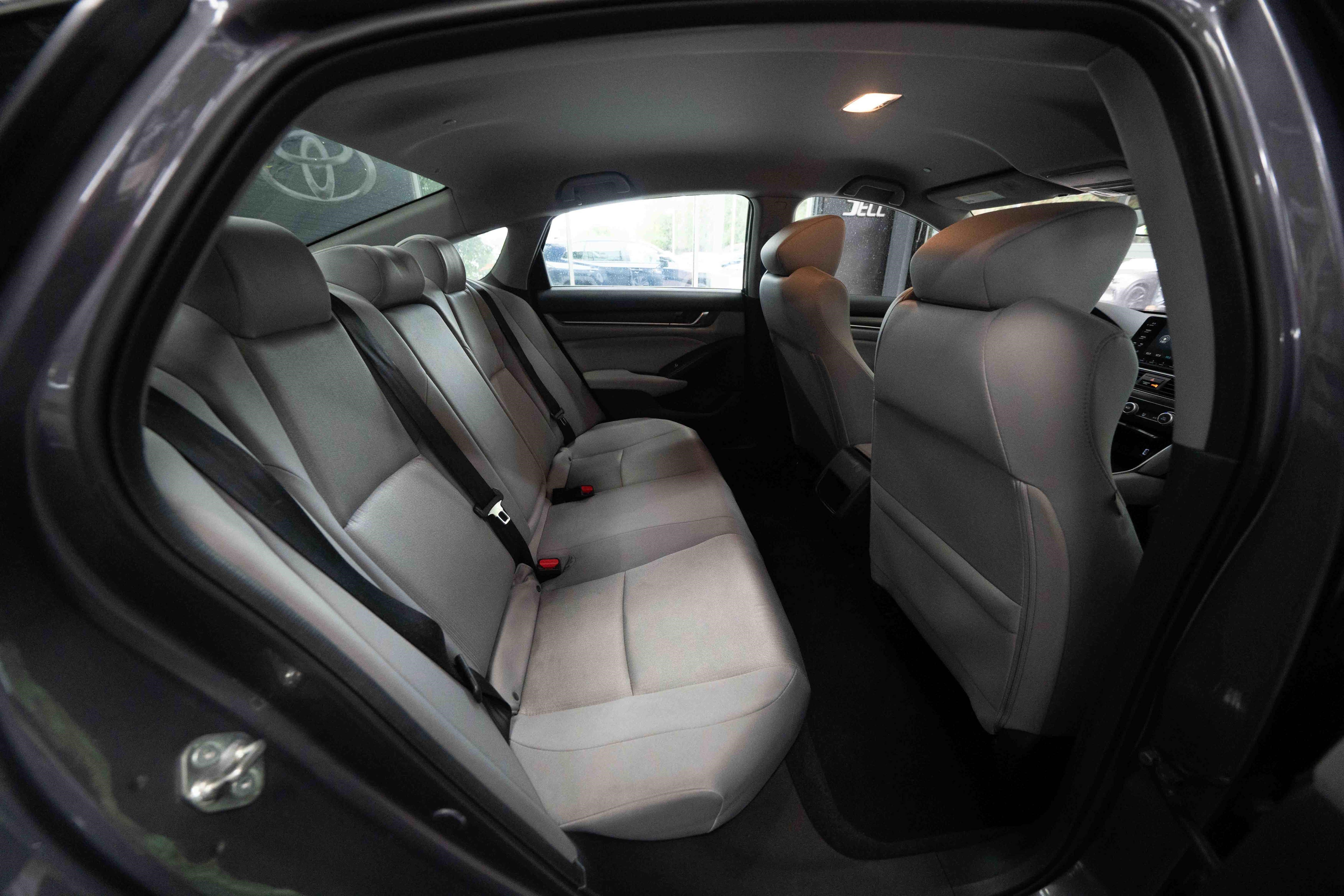 Used 2018 Honda Accord LX image 24