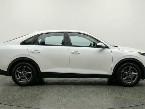 Used 2025 Kia K4 FWD image 11
