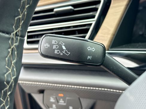 Used 2024 Volkswagen Atlas SE FWD image 33
