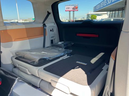 New 2025 Volkswagen ID. Buzz 1st Edition image 30