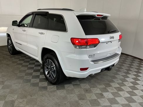 Used 2020 Jeep Grand Cherokee Overland w/ Interior Metal Package AWD/4WD image 11