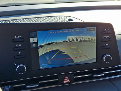 Certified 2025 Hyundai Elantra Sport image 18